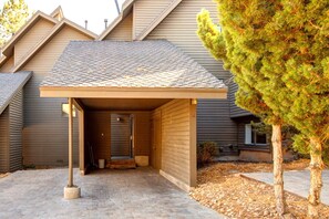 Studio (4 Bedrooms) | Property amenity
