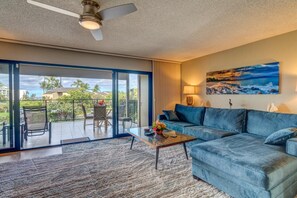 Appart'hôtel (2 Bedrooms) | Salle de séjour | Télévision