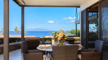 Condo (4 Bedrooms) | Front of property