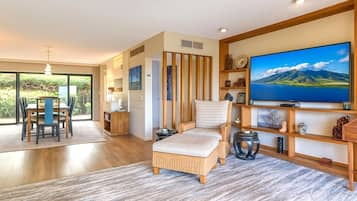 Condo (2 Bedrooms) | Living room | TV