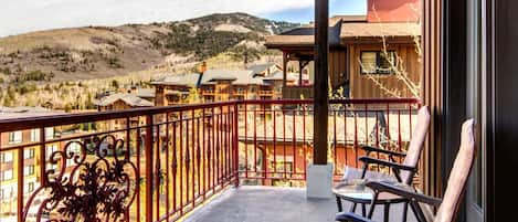 Studio (4 Bedrooms) | Terrace/patio