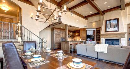 Vintage On The Strand 4 Bedrooms VIN-17 by KBM
