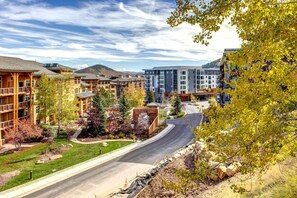 Townhome, 2 Bedrooms (Ski-In/Out, Mountain View, (VIN-14)) | Exterior