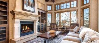 Vintage On The Strand 4 Bedrooms VIN-17 by KBM