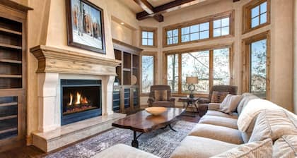 Vintage On The Strand 4 Bedrooms VIN-17 by KBM