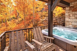 Studio (2 Bedrooms) | Bathroom | Shower, designer toiletries - Vintage On The Strand 4 Bedrooms VIN-17 by KBM (Park City)