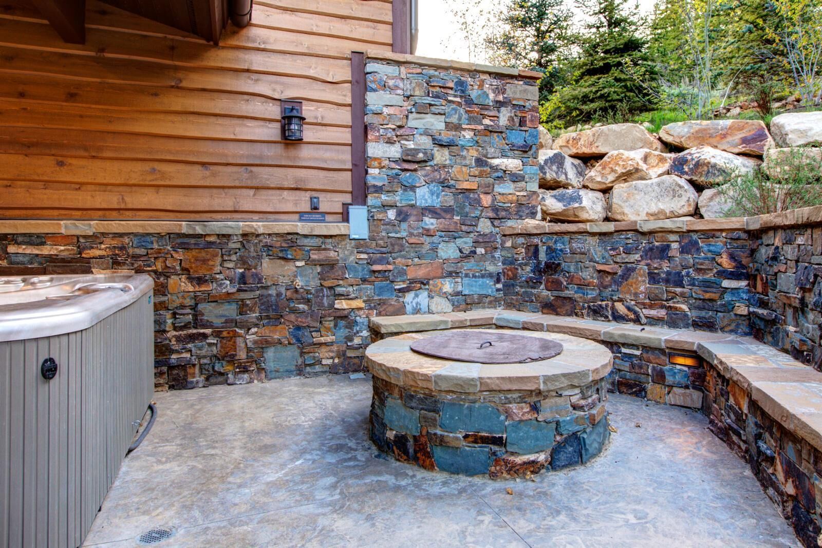 Studio (5 Bedrooms) | Bathroom | Shower, designer toiletries