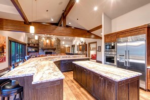 Studio (5 Bedrooms) | Private kitchen | Fridge, microwave, oven, stovetop - Solamere Escape 5 Bedrooms PSD-2071 by KBM (Park City)