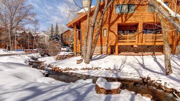 Condo (2 Bedrooms) | Exterior