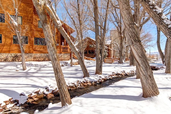 Condo (2 Bedrooms) | Exterior