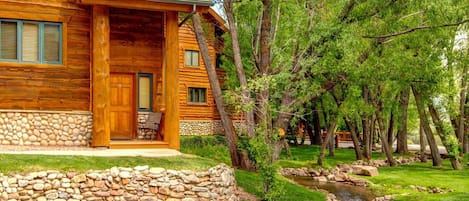 Entrée de l’hébergement