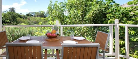 Condo (3 Bedrooms) | Front of property