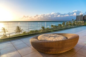 Villa, 3 Bedrooms (Oceanfront, BBQSleeps 8 (HKH-501)) | View from room