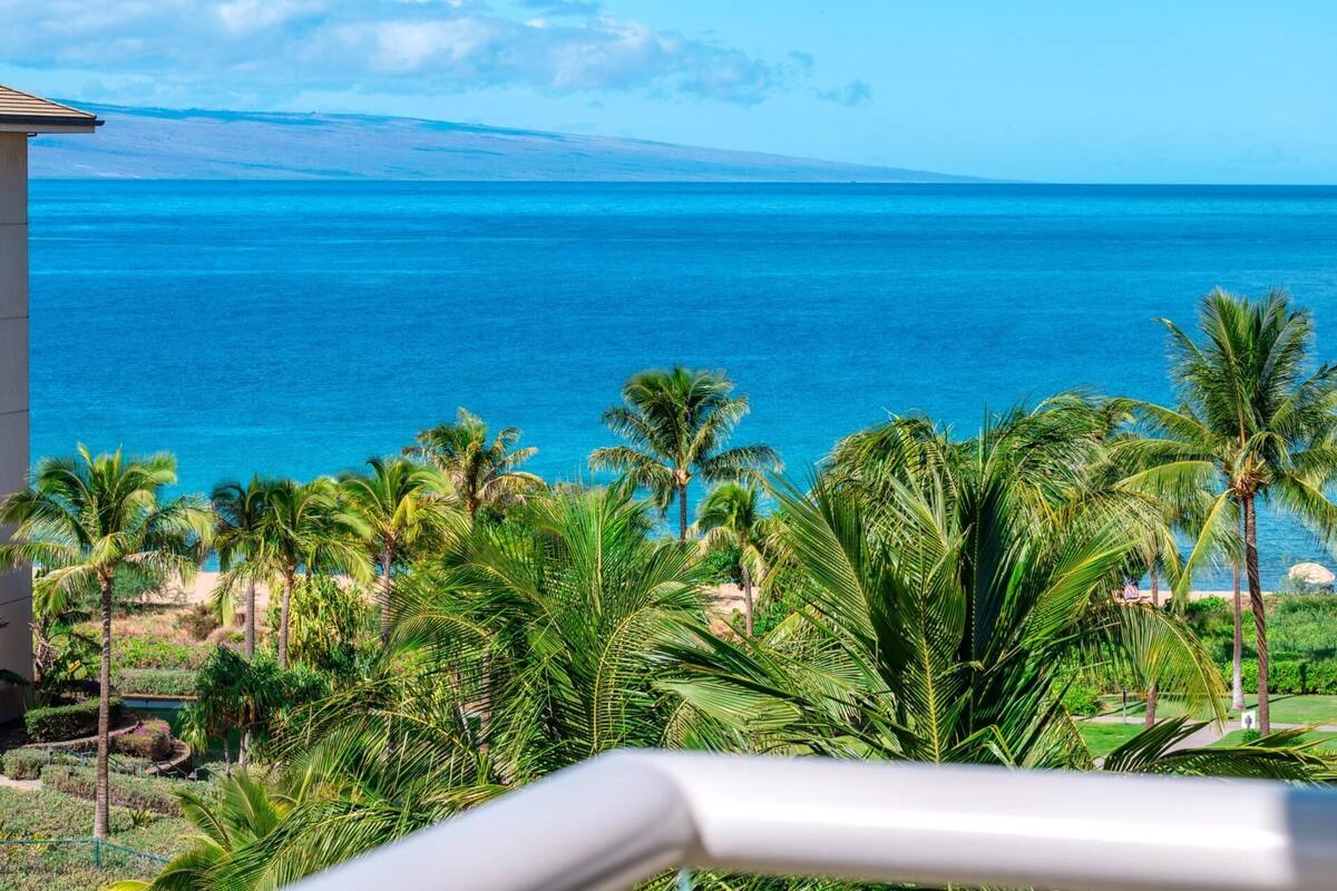 Condo (2 Bedrooms) | Front of property