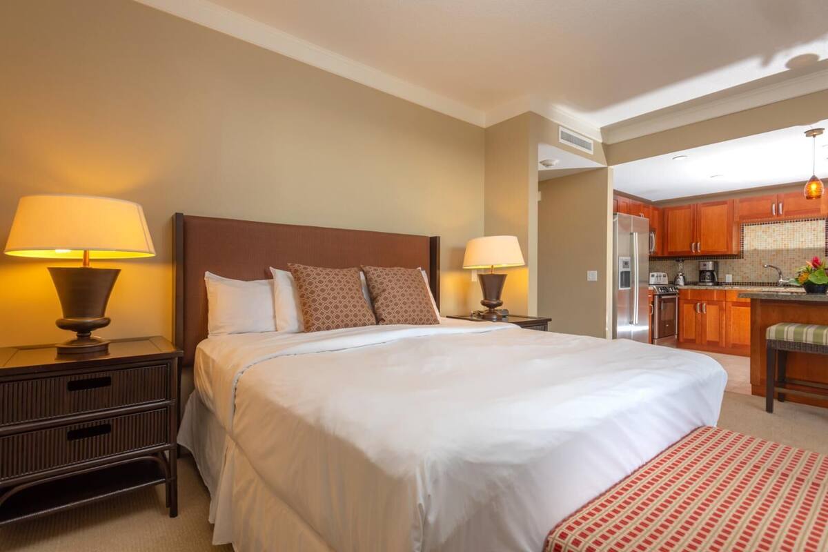Luxury Villa, 1 Bedroom, Penyaman udara, Resort View (Studio, Ocean View, Sleeps 4(HKH-423)) | 3 bilik tidur, peralatan tempat tidur premium 