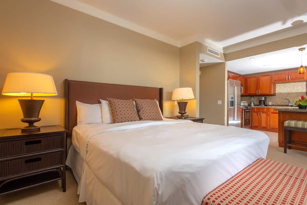 Luksusleilighet, 1 soverom, aircondition, resort-utsikt ( HKH-423) | 3 soverom, sengetøy av topp kvalitet og individuelt dekorert