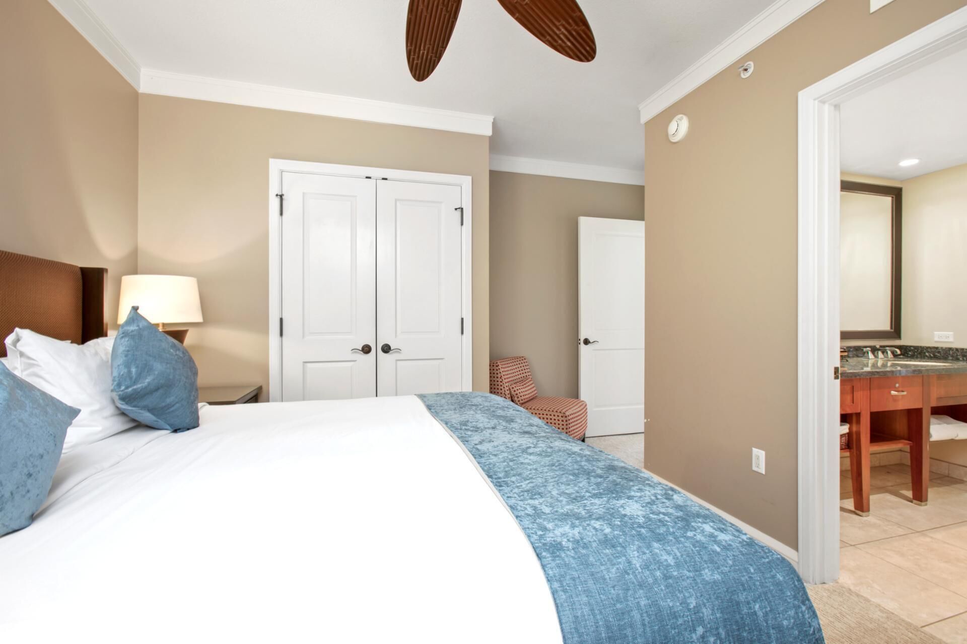 Condo, 2 habitaciones, aire acondicionado, vista al océano (2 Bedrooms HKH-406) | 3 habitaciones, ropa de cama de alta calidad y decoración personalizada 