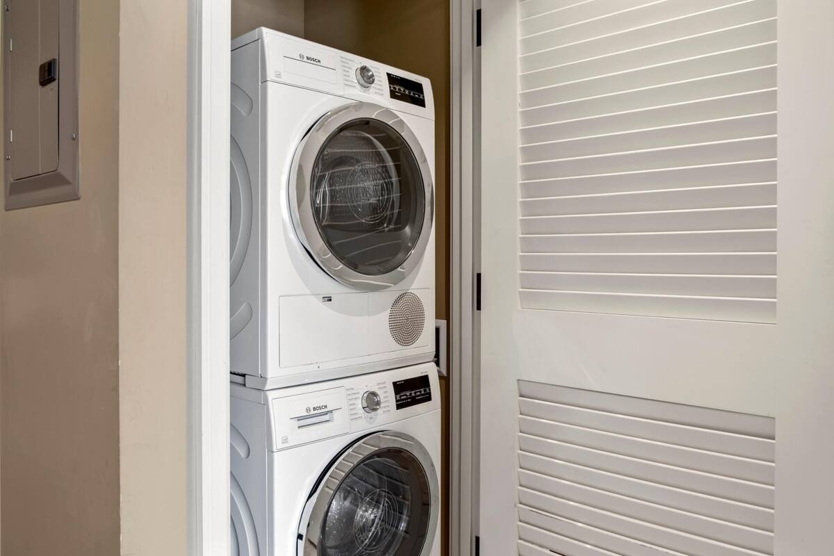 Condo (2 Bedrooms) | Laundry room