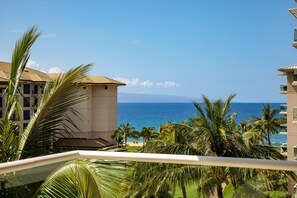 Condo (2 Bedrooms) | Front of property