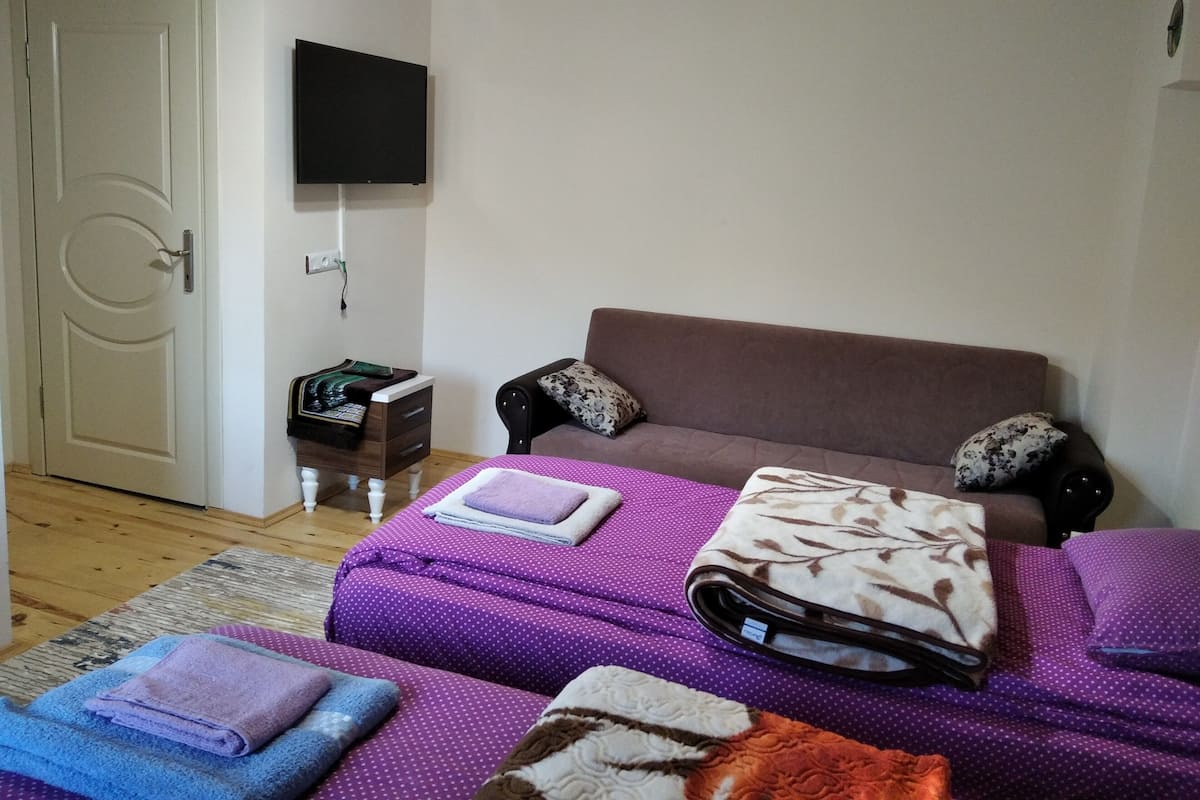 Chambre Triple Standard, vue montagne | Literie de qualité supérieure, couette en duvet d'oie