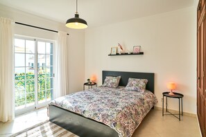 4 bedrooms, iron/ironing board, free WiFi, bed sheets - Your Family Home in Tavira (Tavira)