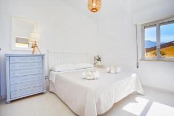 3 bedrooms, iron/ironing board, travel crib, WiFi