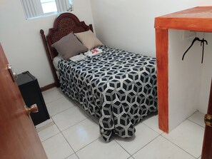 1 bedroom, WiFi - Is Simple, Safe, Comfortable and Cheap Rooms for Vacationers (Lakeland)