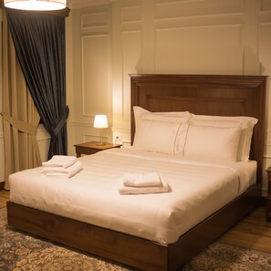 Ropa de cama de alta calidad, colchones con efecto memoria y minibar