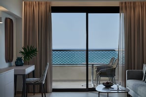 Memory-foam beds, in-room safe, desk, blackout curtains - AMIRA LUXURY RESORT & SPA (Rethymno)
