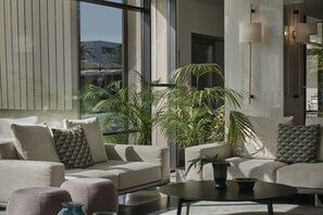 Lobby sitting area - AMIRA LUXURY RESORT & SPA (Rethymno)
