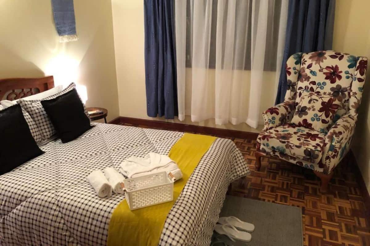 Appartement, 3 chambres | Espace de travail pour ordinateurs portables, accès au Wi-Fi (inclus)