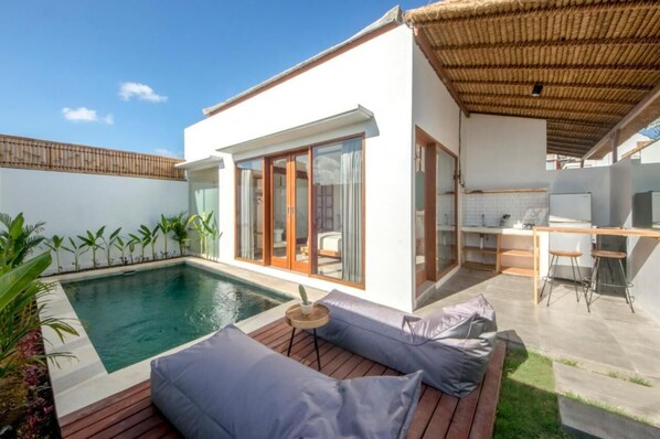 Outdoor dining - COZY PRIVATE ONE BED ROOM VILLA IN CANGGU BALI (Bali)