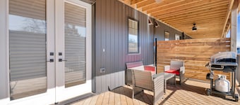 GLOBALSTAY. Unique New Townhomes for 16 Guests. HOT TUB, BBQ