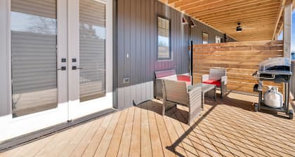 GLOBALSTAY. Unique New Townhomes for 16 Guests. HOT TUB, BBQ