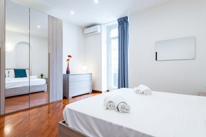 1 habitación, tabla de planchar con plancha, wifi y ropa de cama 