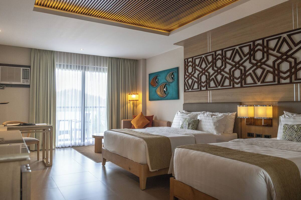 Superior Double or Twin Room | Hypo-allergenic bedding available, in-room safe, desk, laptop workspace
