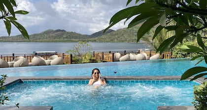 Zuri Resort