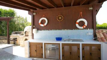 Villa | 5 bedrooms, WiFi