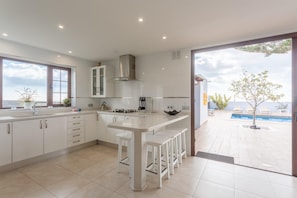 4 bedrooms - Villa Santana Large Heated Private Pool Sea Views Wifi Eco-friendly (Tías)