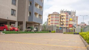Free self-parking - Stay.Plus Kasarani Deluxe Apartment (Nairobi)