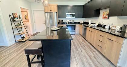 Modern Mountain Townhome with A/C near Targhee, Yellowstone, Grand Teton