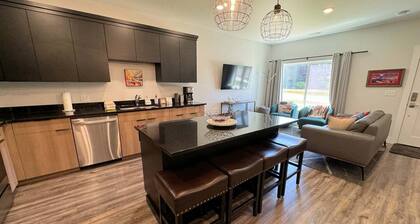 Modern Mountain Townhome with A/C near Targhee, Yellowstone, Grand Teton