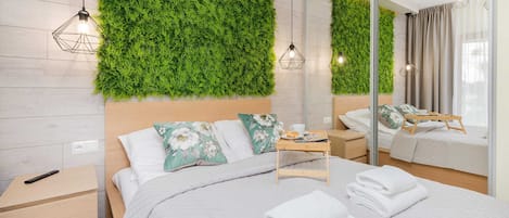 2 habitaciones, escritorio, tabla de planchar con plancha y wifi