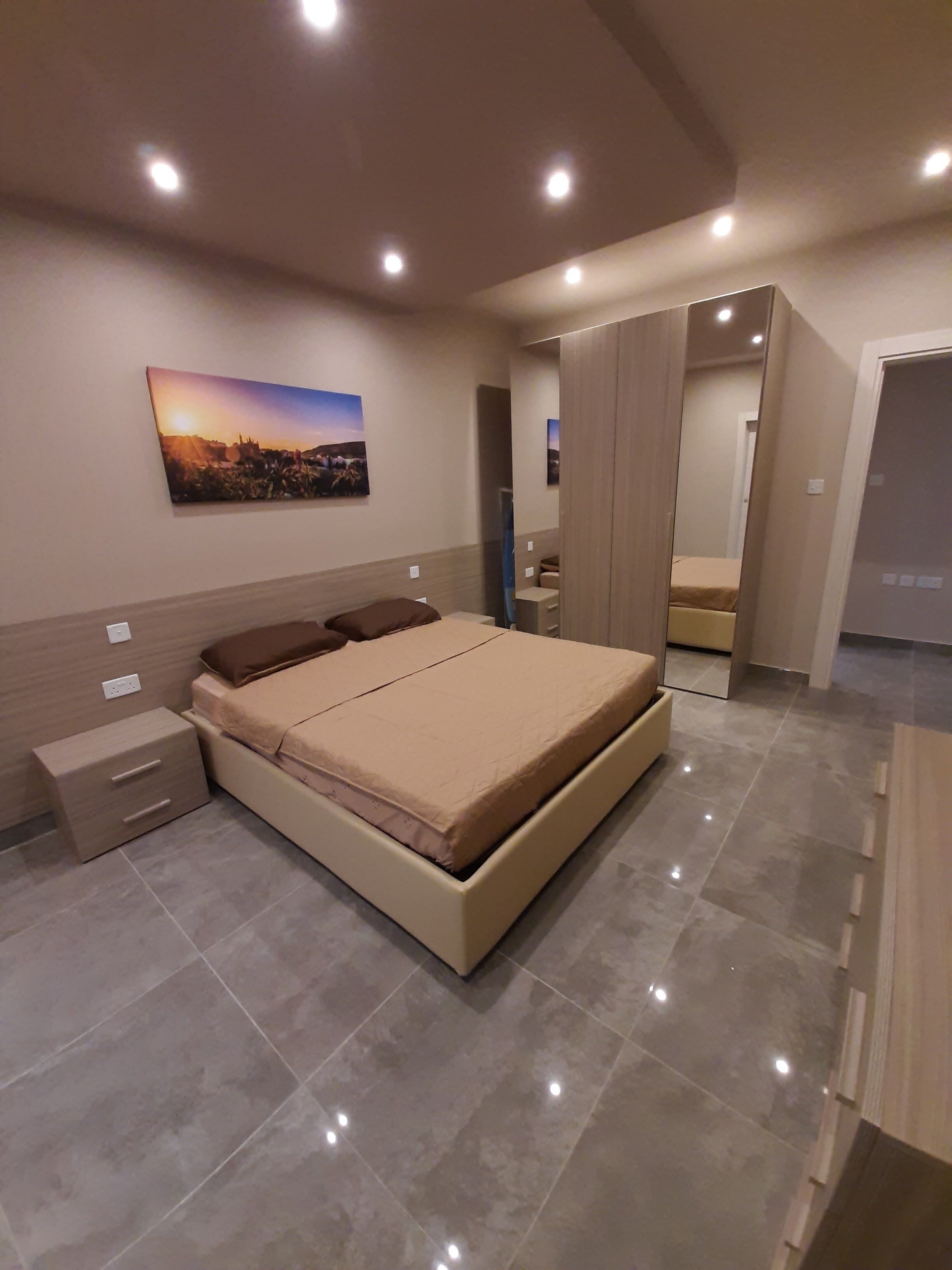 3 多间卧室、熨斗/熨衣板、免费 WiFi、床单