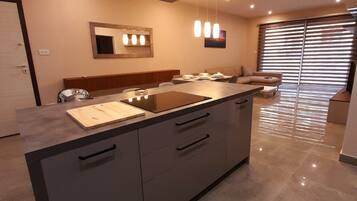 Fridge, microwave, oven, stovetop