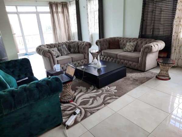 Living area - Stay.Plus Lukiki Apartment Nyali (Mombasa)