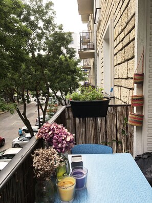 Outdoor dining - Beautiful family apartment at the foot of Montmartre (Paris)