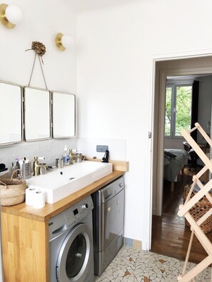 Interior - Beautiful family apartment at the foot of Montmartre (Paris)