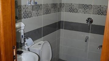 City Double or Twin Room | Bilik Mandi | Bidet, tuala disediakan, sabun, syampu
