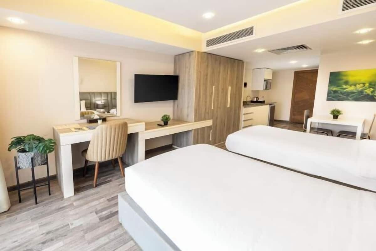 1 bedroom, premium bedding, pillowtop beds, minibar